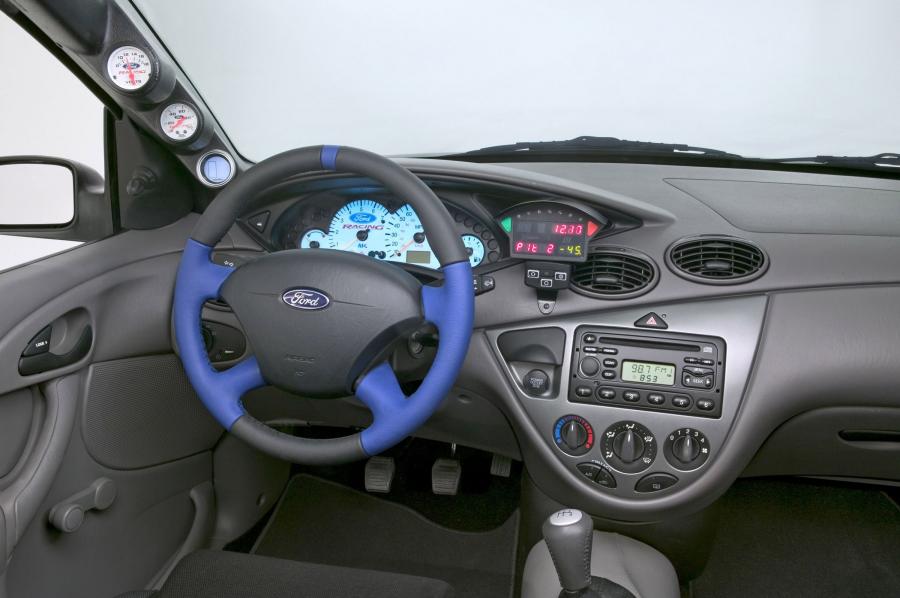  Ford Focus WRC8 2004 года  (фото 4 из 8)
